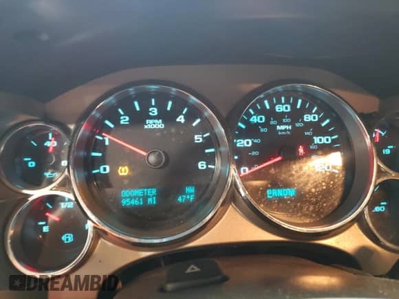 2013 Chevrolet Silverado 1500 LT z VIN 1GCRKSE75DZ339132, wystawiony jako Copart lot #82696605 z przebiegiem 95 461 mil mil oraz Czysty tytuł • Clean title. Historia ofert i sprzedaży dostępna na DreamBid. Obrazek 9.