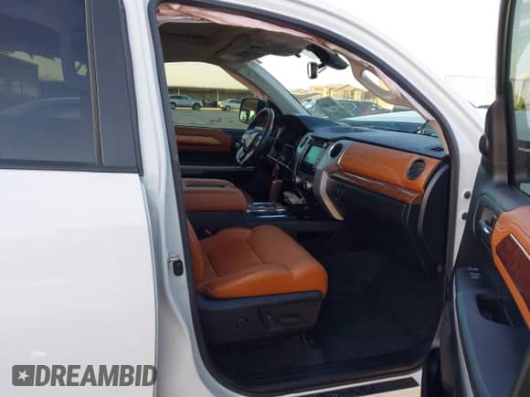 2019 Toyota Tundra SR5 с VIN 5TFAY5F11KX857951, выставлен на аукционе IAAI как лот 41149534 с пробегом 48 955 миль миль и . История ставок и продаж доступна на DreamBid. Изображение 5.