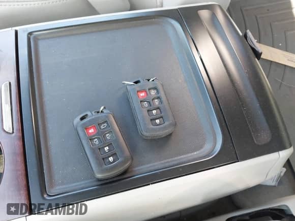 2013 Toyota Sienna XLE AAS with VIN 5TDYK3DC5DS373766, listed as a IAAI auction lot 43388961 with Not provided miles and . Bid and sale history available at DreamBid. Image 11.