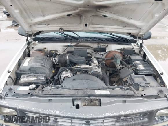 1997 Chevrolet Silverado 2500 with VIN 1GCGC24R1VZ174933, listed as a IAAI auction lot 42198722 with 231,645 mi miles and . Bid and sale history available at DreamBid. Image 10.