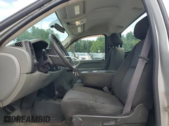 2011 GMC Sierra 1500 Work Truck z VIN 1GTN2TEA3BZ172539, wystawiony jako Copart lot #68126505 z przebiegiem 83 942 mil mil oraz Czysty tytuł • Clean title. Historia ofert i sprzedaży dostępna na DreamBid. Obrazek 7.
