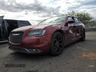 2019 Chrysler 300 S с VIN 2C3CCABG2KH633994, выставлен на аукционе Copart как лот 69229435 с пробегом 144 674 миль миль и Списание • Salvage title. История ставок и продаж доступна на DreamBid. Изображение 1.