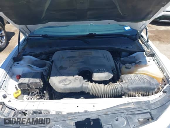 2013 Chrysler 300 with VIN 2C3CCARG1DH533443, listed as a IAAI auction lot 42302718 with 89,098 mi miles and . Bid and sale history available at DreamBid. Image 10.