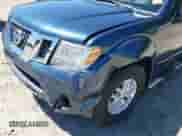 2014 Nissan Frontier Desert Runner z VIN 1N6AD0ER9EN745515, wystawiony jako IAAI lot #42321118 z przebiegiem 116 950 mil mil oraz . Historia ofert i sprzedaży dostępna na DreamBid. Obrazek 17.