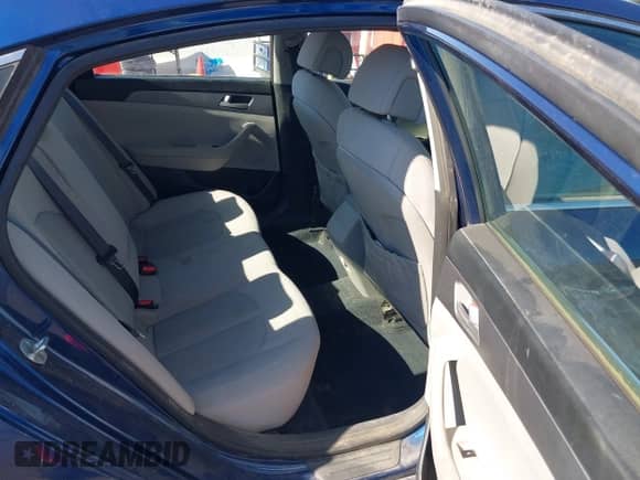 2015 Hyundai Sonata SE z VIN 5NPE24AF0FH130981, wystawiony jako IAAI lot #43476785 z przebiegiem 177 631 mil mil oraz . Historia ofert i sprzedaży dostępna na DreamBid. Obrazek 8.