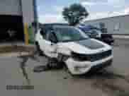 2020 Jeep Compass Trailhawk z VIN 3C4NJDDB6LT184728, wystawiony jako Copart lot #65729635 z przebiegiem Nie podano mil oraz Szkoda całkowita • Salvage title. Historia ofert i sprzedaży dostępna na DreamBid. Obrazek 15.
