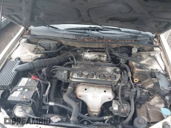 2002 Honda Accord LX with VIN 1HGCG55462A108462, listed as a IAAI auction lot 42515819 with 260,945 mi miles and . Bid and sale history available at DreamBid. Image 10.