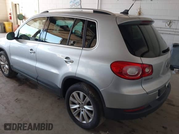 2009 Volkswagen Tiguan SE с VIN WVGBV75N39W519346, выставлен на аукционе IAAI как лот 42335928 с пробегом 119 847 миль миль и . История ставок и продаж доступна на DreamBid. Изображение 3.