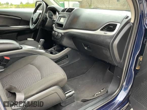 2019 Dodge Journey SE Value z VIN 3C4PDCAB9KT859047, wystawiony jako Copart lot #85012385 z przebiegiem 230 567 mil mil oraz Czysty tytuł • Clean title. Historia ofert i sprzedaży dostępna na DreamBid. Obrazek 5.