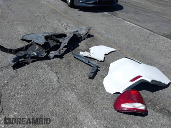 2021 Toyota Camry SE Nightshade z VIN 4T1G11AK8MU433769, wystawiony jako IAAI lot #43150076 z przebiegiem 92 123 mil mil oraz . Historia ofert i sprzedaży dostępna na DreamBid. Obrazek 12.