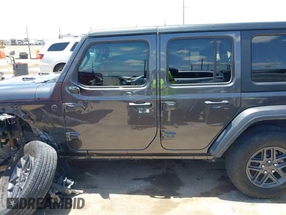 2024 Jeep Wrangler Sport S с VIN 1C4PJXDG3RW254162, выставлен на аукционе IAAI как лот 42320508 с пробегом 8 681 миль миль и . История ставок и продаж доступна на DreamBid. Изображение 14.