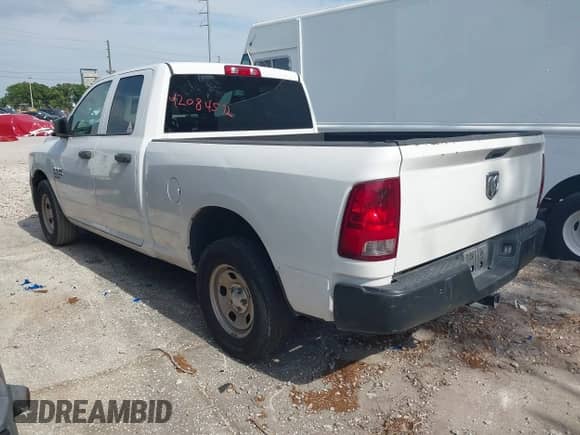 2020 Ram 1500 Tradesman z VIN 1C6RR6FGXLS117749, wystawiony jako IAAI lot #42084572 z przebiegiem 137 970 mil mil oraz . Historia ofert i sprzedaży dostępna na DreamBid. Obrazek 3.