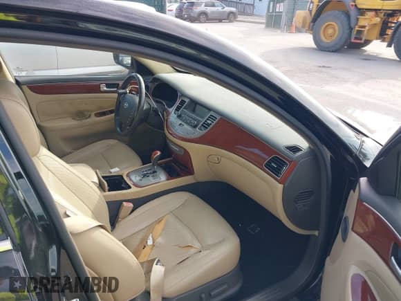 2013 Hyundai Genesis 3.8L with VIN KMHGC4DD7DU221972, listed as a IAAI auction lot 43141917 with 171,215 mi miles and . Bid and sale history available at DreamBid. Image 5.