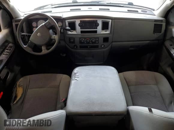 2008 Dodge 1500 SLT z VIN 1D7HU182X8S587624, wystawiony jako Copart lot #69645455 z przebiegiem 406 085 mil mil oraz Czysty tytuł • Clean title. Historia ofert i sprzedaży dostępna na DreamBid. Obrazek 8.