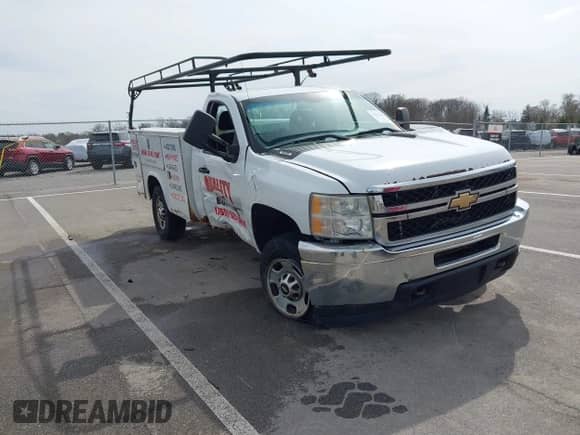 2011 Chevrolet Silverado 2500HD Work Truck z VIN 1GB0KVCG3BZ435842, wystawiony jako IAAI lot #42012293 z przebiegiem 345 993 mil mil oraz . Historia ofert i sprzedaży dostępna na DreamBid. Obrazek 1.