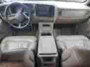 2002 Chevrolet Silverado 1500 LS z VIN 2GCEK19T621134585, wystawiony jako Copart lot #82629095 z przebiegiem 154 674 mil mil oraz Czysty tytuł • Clean title. Historia ofert i sprzedaży dostępna na DreamBid. Obrazek 8.