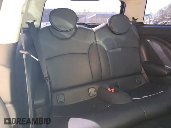 2012 MINI Hardtop с VIN WMWSU3C54CT542370, выставлен на аукционе Copart как лот 85142675 с пробегом 89 120 миль миль и Списание • Salvage title. История ставок и продаж доступна на DreamBid. Изображение 10.