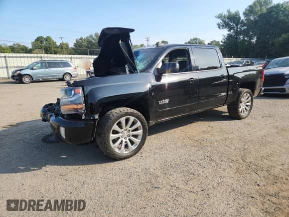 2017 Chevrolet Silverado 1500 LT z VIN 3GCUKREC6HG192230, wystawiony jako Copart lot #70720235 z przebiegiem Nie podano mil oraz Szkoda całkowita • Salvage title. Historia ofert i sprzedaży dostępna na DreamBid. Obrazek 1.