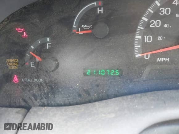 2000 Ford F-150 XL with VIN 2FTRF18W1YCA42685, listed as a IAAI auction lot 41743378 with 211,072 mi miles and . Bid and sale history available at DreamBid. Image 7.