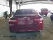 2019 Toyota Camry SE z VIN 4T1B11HK0KU761393, wystawiony jako Copart lot #82179845 z przebiegiem 31 016 mil mil oraz Szkoda całkowita • Salvage title. Historia ofert i sprzedaży dostępna na DreamBid. Obrazek 6.