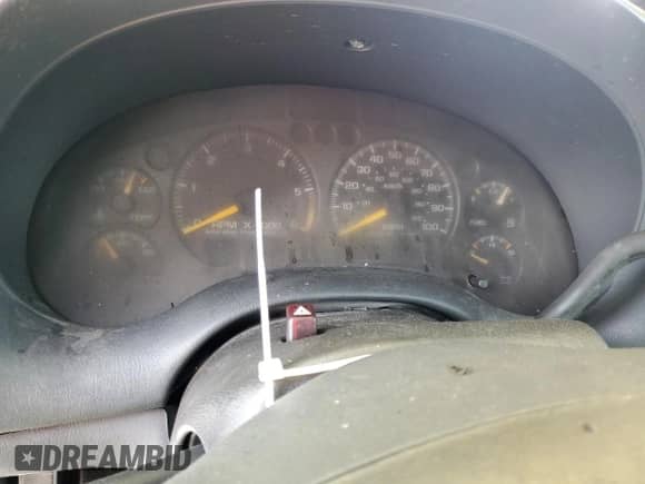 2001 Chevrolet Blazer LS z VIN 1GNCT18W61K158519, wystawiony jako Copart lot #50435495 z przebiegiem Nie podano mil oraz Nie do naprawy • Non repairable. Historia ofert i sprzedaży dostępna na DreamBid. Obrazek 9.