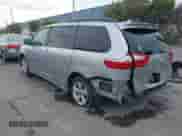 2019 Toyota Sienna LE Auto Access Seat с VIN 5TDKZ3DC7KS971405, выставлен на аукционе IAAI как лот 43258910 с пробегом 51 591 миль миль и . История ставок и продаж доступна на DreamBid. Изображение 3.