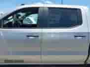 2022 Chevrolet Silverado 1500 Custom z VIN 1GCPWBEK0NZ221605, wystawiony jako IAAI lot #42492573 z przebiegiem 46 916 mil mil oraz . Historia ofert i sprzedaży dostępna na DreamBid. Obrazek 13.