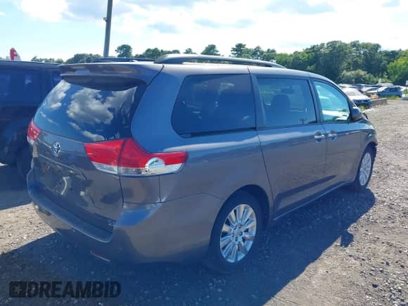 2013 Toyota Sienna XLE с VIN 5TDDK3DC6DS055136, выставлен на аукционе IAAI как лот 40085074 с пробегом 162 022 миль миль и . История ставок и продаж доступна на DreamBid. Изображение 4.