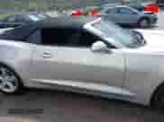 2019 Chevrolet Camaro 1LT z VIN 1G1FB3DS7K0144352, wystawiony jako IAAI lot #41999119 z przebiegiem 125 471 mil mil oraz . Historia ofert i sprzedaży dostępna na DreamBid. Obrazek 14.