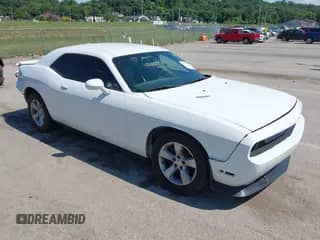 2013 Dodge Challenger SXT с VIN 2C3CDYAG6DH604038, выставлен на аукционе IAAI как лот 42606393 с пробегом 149 075 миль миль и . История ставок и продаж доступна на DreamBid. Изображение 1.