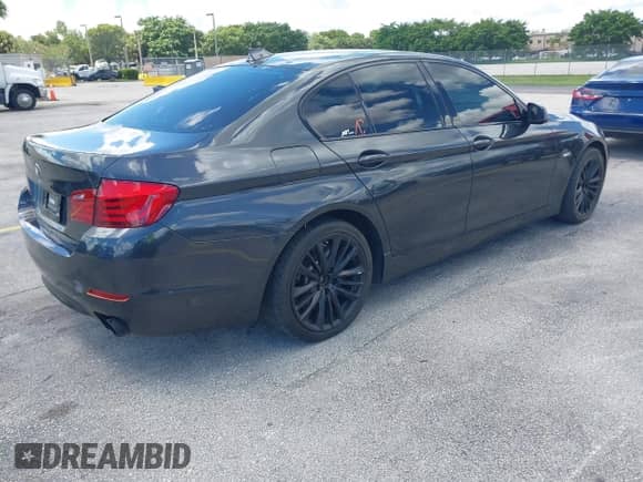 2011 BMW 5 Series 550i с VIN WBAFR9C53BC618293, выставлен на аукционе IAAI как лот 42977079 с пробегом 141 268 миль миль и . История ставок и продаж доступна на DreamBid. Изображение 4.