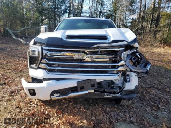 2024 Chevrolet Silverado 3500HD High Country с VIN 2GC4YVEYXR1165898, выставлен на аукционе Copart как лот 80017064 с пробегом 7 234 миль миль и Списание • Salvage title. История ставок и продаж доступна на DreamBid. Изображение 5.