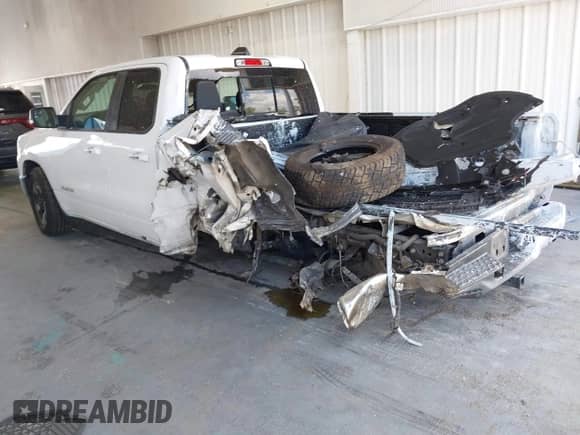 2020 Ram 1500 Big Horn z VIN 1C6RREBTXLN294751, wystawiony jako IAAI lot #42903519 z przebiegiem 194 530 mil mil oraz . Historia ofert i sprzedaży dostępna na DreamBid. Obrazek 3.