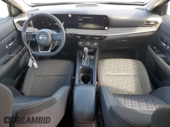 2025 Nissan Kicks SV with VIN 3N8AP6CB9SL327068, listed as a Copart auction lot 81562355 with 16,558 mi miles and Clean title. Bid and sale history available at DreamBid. Image 8.