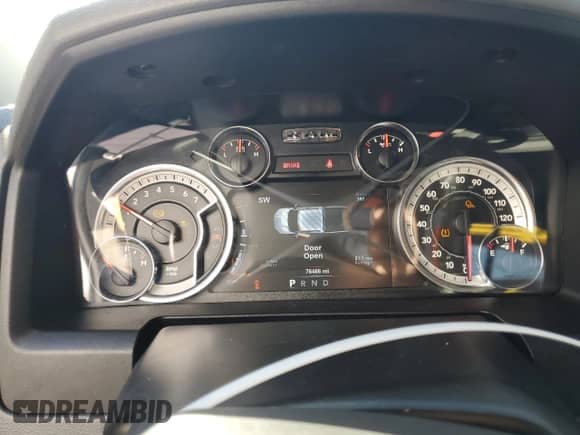 2018 Ram 1500 Big Horn z VIN 3C6RR7LT1JG158489, wystawiony jako Copart lot #85332065 z przebiegiem 76 466 mil mil oraz Szkoda całkowita • Salvage title. Historia ofert i sprzedaży dostępna na DreamBid. Obrazek 9.