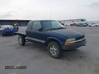 2000 Chevrolet S-10 LS с VIN 1GCDT19W9Y8202273, выставлен на аукционе IAAI как лот 42130079 с пробегом 190 140 миль миль и . История ставок и продаж доступна на DreamBid. Изображение 1.