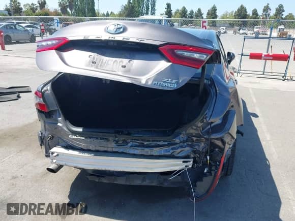 2021 Toyota Camry Hybrid XLE with VIN 4T1F31AK9MU560049, listed as a IAAI auction lot 42211169 with 182,185 mi miles and . Bid and sale history available at DreamBid. Image 6.