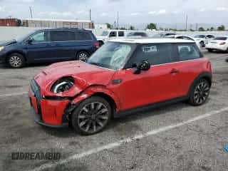 2024 MINI Hardtop Cooper SE with VIN WMW13DJ04R2V85696, listed as a Copart auction lot 56584005 with 4,967 mi miles and Salvage title. Bid and sale history available at DreamBid. Image 1.