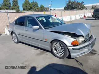 2001 BMW 3 Series 330i с VIN WBAAV53421JS91417, выставлен на аукционе IAAI как лот 43567041 с пробегом 273 858 миль миль и . История ставок и продаж доступна на DreamBid. Изображение 1.