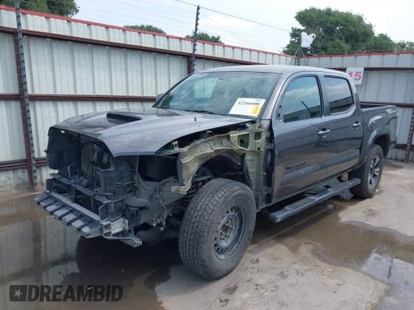 2016 Toyota Tacoma SR5 с VIN 5TFAZ5CN5GX014170, выставлен на аукционе IAAI как лот 42266600 с пробегом 158 671 миль миль и . История ставок и продаж доступна на DreamBid. Изображение 2.