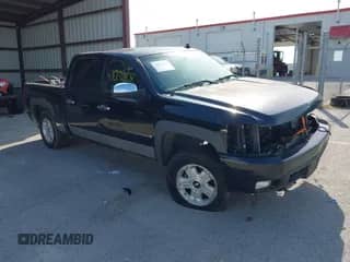 2007 Chevrolet Silverado 1500 LTZ z VIN 3GCEK13367G519801, wystawiony jako IAAI lot #43002608 z przebiegiem Nie podano mil oraz . Historia ofert i sprzedaży dostępna na DreamBid. Obrazek 1.