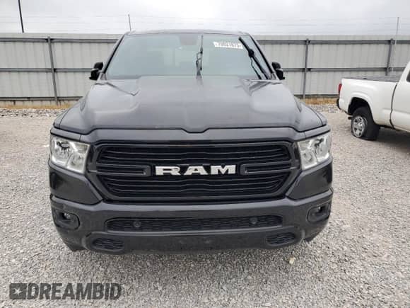 2020 Ram 1500 Big Horn z VIN 1C6SRFFTXLN203771, wystawiony jako Copart lot #70021875 z przebiegiem Nie podano mil oraz Szkoda całkowita • Salvage title. Historia ofert i sprzedaży dostępna na DreamBid. Obrazek 5.