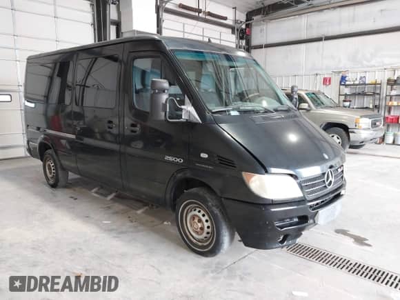 2006 Dodge Sprinter with VIN WD0PD644565905856, listed as a IAAI auction lot 42537285 with 187,793 mi miles and . Bid and sale history available at DreamBid. Image 1.