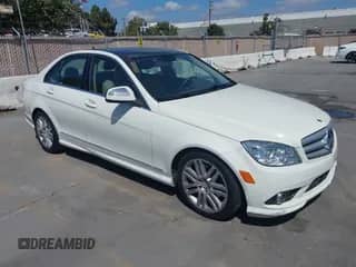 2009 Mercedes-Benz C 300 Sport z VIN WDDGF54X09F234947, wystawiony jako IAAI lot #43210573 z przebiegiem 257 236 mil mil oraz . Historia ofert i sprzedaży dostępna na DreamBid. Obrazek 1.