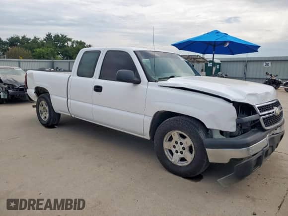 2006 Chevrolet Silverado 1500 Work Truck with VIN 1GCEC19V76Z218961, listed as a Copart auction lot 69675965 with 299,768 mi miles and Salvage title. Bid and sale history available at DreamBid. Image 4.