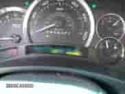 2006 Cadillac Escalade z VIN 1GYEC63N96R157399, wystawiony jako IAAI lot #42566862 z przebiegiem 207 184 mil mil oraz . Historia ofert i sprzedaży dostępna na DreamBid. Obrazek 7.