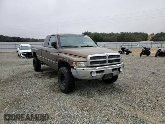 2001 Dodge 2500 with VIN 1B7KF23631J529098, listed as a Copart auction lot 81674595 with 400,626 mi miles and Salvage title. Bid and sale history available at DreamBid. Image 13.