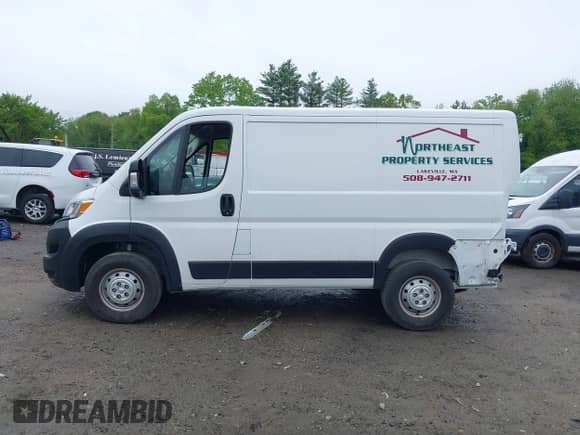 2023 Ram ProMaster Cargo с VIN 3C6LRVNG5PE552754, выставлен на аукционе IAAI как лот 42235453 с пробегом 27 975 миль миль и . История ставок и продаж доступна на DreamBid. Изображение 15.