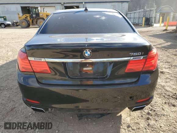 2012 BMW 7 Series 750i with VIN WBAKA8C5XCDS99728, listed as a Copart auction lot 86607995 with Not provided miles and Clean title. Bid and sale history available at DreamBid. Image 6.