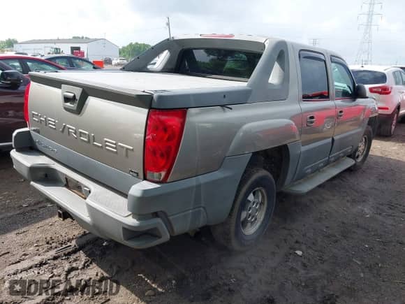 2002 Chevrolet Avalanche z VIN 3GNEC13T32G194876, wystawiony jako IAAI lot #42432682 z przebiegiem 298 344 mil mil oraz . Historia ofert i sprzedaży dostępna na DreamBid. Obrazek 4.